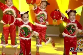 校园时代春节大联欢舞蹈《大红灯笼高高挂》视频封面