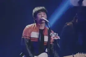 抖音里最火的青春歌曲，燃烧着青春的余热，从来不会放弃