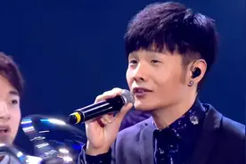 李荣浩，大家都称他音乐圈的李白，现场演唱一首《李白》超好听