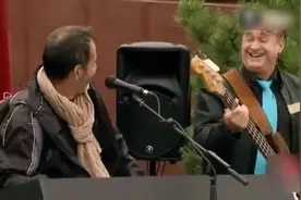 结婚多年都不知老公是钢琴大师，街头被邀表演后，妻子瞬间崇拜