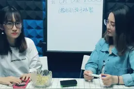 rock是岩石的意思，那on the rocks又是什么意思呢？一起来学吧！视频封面