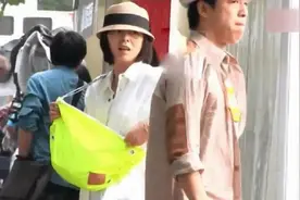 黄渤全家照，被刘烨嫌弃丑的女儿，竟长的这么漂亮，妻子太像他！