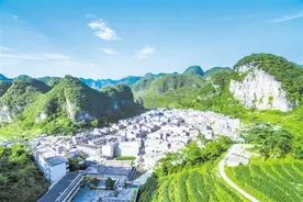 马山县里当瑶族乡成立20年来建设结硕果图片