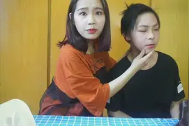 把弟弟打扮成小女生，也就只有调皮的姐姐了~视频封面