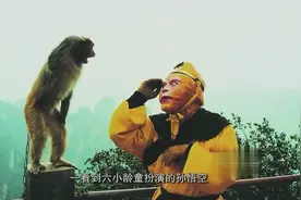 六小龄童演的孙悟空有多像？野生猴子见到了打敬礼！