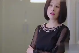 姐姐大早上突袭小伙家，看到洗手间有女人鞋