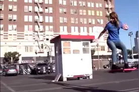 超炫酷的磁悬浮反重力滑板，简直酷毕了，中国什么时候能山寨出来视频封面