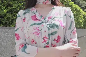 2018年超流行的印花元素，怎么穿才能不像村姑？视频封面