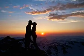 情侣之间可以玩的小游戏 记得注意安全哦图片