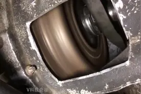 当发动机转速达到6000转时，发动机跳动到底有多厉害视频封面