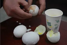 惊了：头大口感怪，商丘市民买到假鸭蛋图片