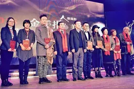 造型师TONY高调亮相“金手指”美妆盛典图片