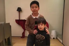 杜江晒威廉嗯哼合影 有种领导人的即视感图片