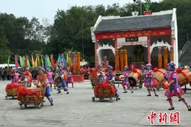 广西举办布洛陀民俗文化旅游节 壮乡风情吸引游客图片