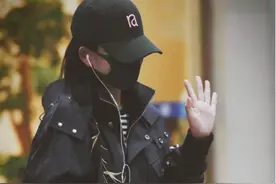 谢娜产后首露面回归《快本》全副武装身形仍纤细图片