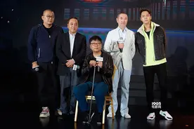 刘若英亮相青岛荐新片 许魏洲《素人特工》定档图片