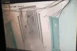 被强行拖拽进屋……女性面对这类突发暴力侵害怎么办？14招自我保护一定要会图片