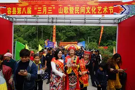 广西容县有个“反邪教诗社”图片