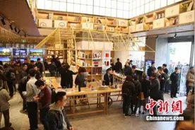 人民日报点赞智慧零售 苏宁成互联网零售下半场标杆图片