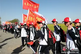 衡水中学举行40公里远足活动图片