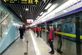 37秒丨​一站一景！“最美地铁”青岛11号线全线通车图片