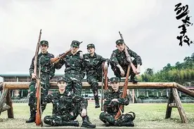 《烈火军校》横店热拍 白鹿变身“最强女汉子”图片