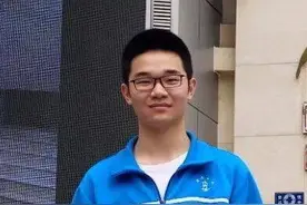 学霸来了 感觉自己天生会画画 阳光大男孩央美专业考试成绩四川第一图片