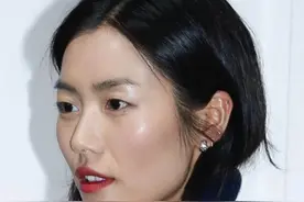 完美侧颜杀！巧用高光打造零妆感底妆图片