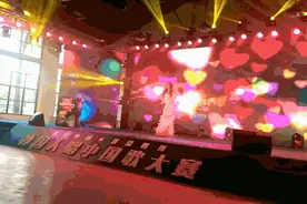 华侨城杯外国人唱中国歌半决赛来了 俄罗斯小姐姐惊艳开场图片