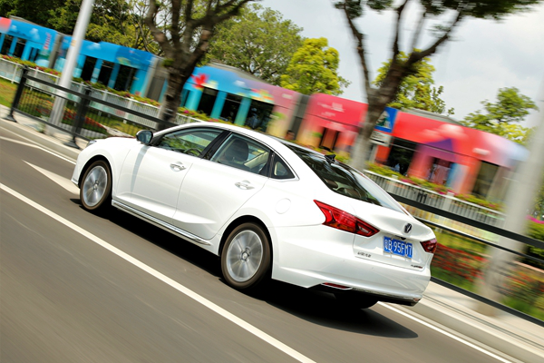 睿骋CC长测（9）：因为底盘比较高级，所以成为编辑部的“香饽饽”