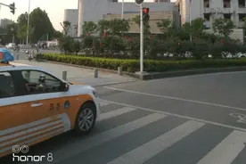 速度了得，上午在留言板反映红绿灯不合理，下午就解决了图片