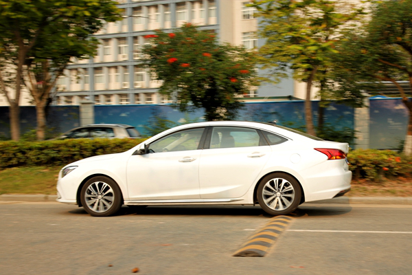 睿骋CC长测（9）：因为底盘比较高级，所以成为编辑部的“香饽饽”