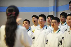 图说武汉|撒贝宁在武汉一中图片