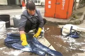 杭州出租车座套多久换洗一次？司机：差不多一年半吧图片