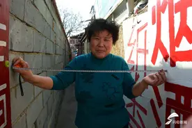 济南“最窄巷”走红，最窄处只容一人通过图片