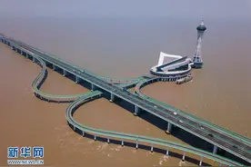 大桥横架飞虹 十载显现峥嵘——杭州湾跨海大桥建成通车十周年图片