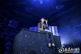 黄子韬上海演唱会落幕 同名APP玩出粉丝应援新花样图片