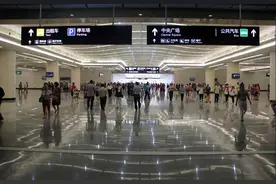 太原南站“五一”小长假高峰段实行旅客分时段进站图片