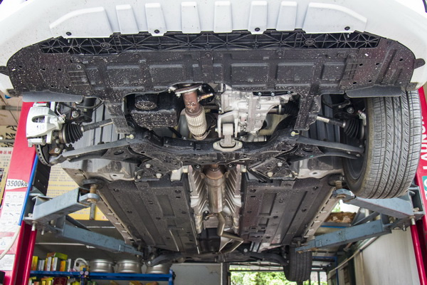 睿骋CC长测（9）：因为底盘比较高级，所以成为编辑部的“香饽饽”