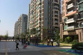 农民工居住报告：深圳广州①｜难获城市住房保障，转向城中村图片