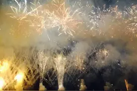 花火大会：遇见一场烟火的表演图片