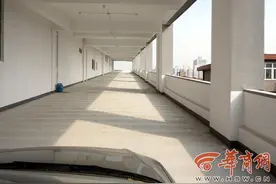 西安长乐路立体停车楼投用 可提供1600个停车位图片