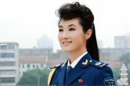 歌唱家刘一祯演唱建党95周年新歌《向你看齐》图片