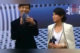 刘若英全家近照，神秘老公背景显赫为人低调，为可爱儿子放弃事业