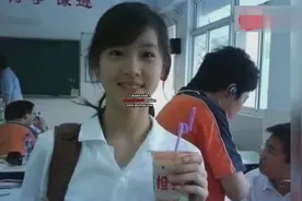 刘强东有了奶茶妹妹，年轻了20岁，网友 这狗粮让人不得不吃视频封面