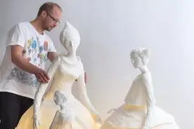 这么优雅的美人儿竟然是纸做的图片