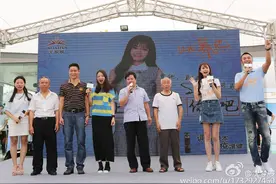 沈梦辰父亲节晒照，网友：把衣服穿好就是对你爸爸最大的报答了图片