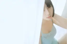 女友与闺蜜同住，见到她闺蜜，我气得冒火，疑其不忠图片