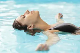 仰泳的关键动作，一学就会图片