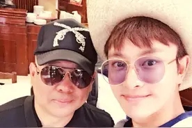 贾乃亮正式拜郭德纲为师，作关门弟子！以后郭德纲救心丸得备好图片